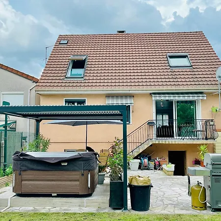 Homestay Lumineux Avec Jardin Et Jacuzzi - Parentale - Full Ac - Proche - Cdg - Stade De France - Parc Des Expositions Le Blanc-Mesnil
